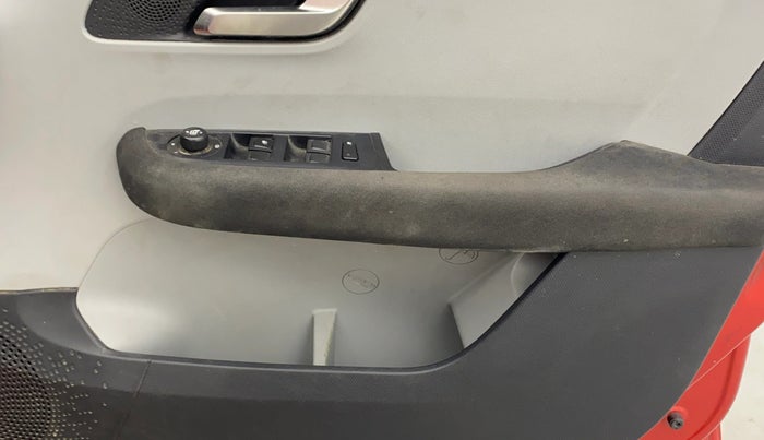 2021 Tata ALTROZ XZ DIESEL, Diesel, Manual, 66,835 km, Driver Side Door Panels Control