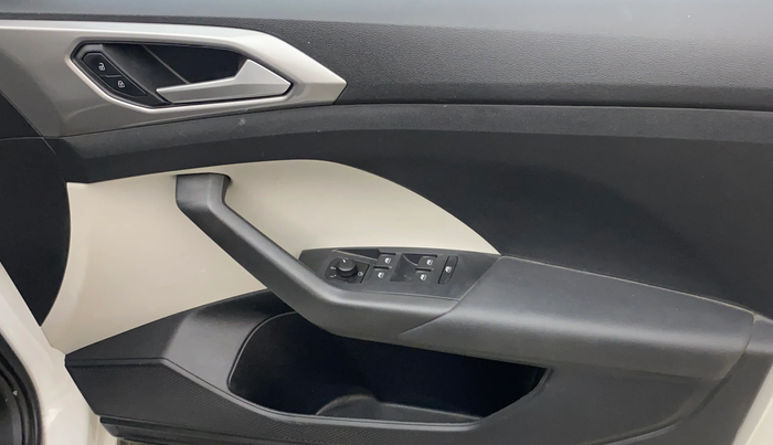 2021 Volkswagen TAIGUN GT 1.5 TSI MT, Petrol, Manual, 4,214 km, Driver Side Door Panels Control