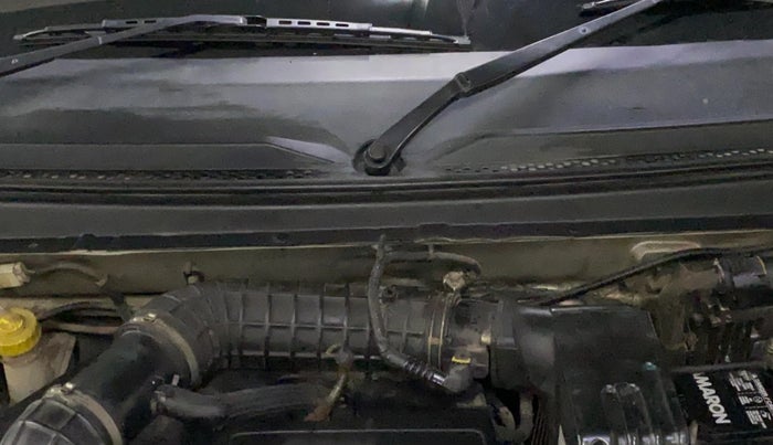 2018 Mahindra KUV 100 NXT K2 D 6S, Diesel, Manual, 68,448 km, Engine View