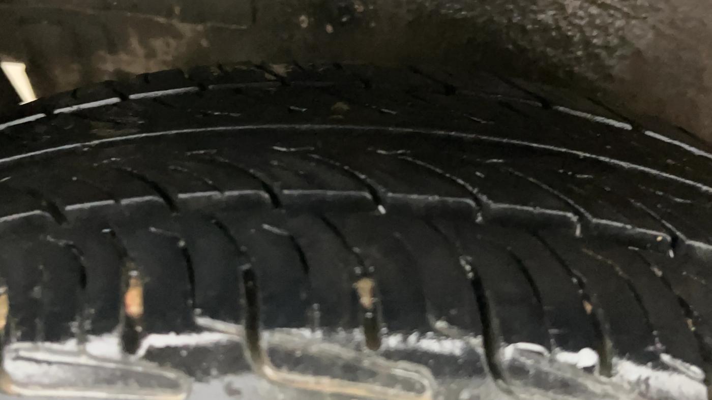 2015 Maruti Wagon R 1.0 VXI, Petrol, Manual, 54,011 km, Right Rear Tyre Tread
