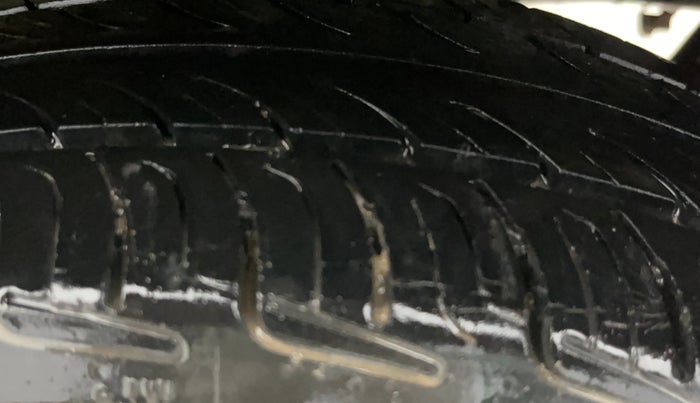 2015 Maruti Wagon R 1.0 VXI, Petrol, Manual, 54,011 km, Left Rear Tyre Tread