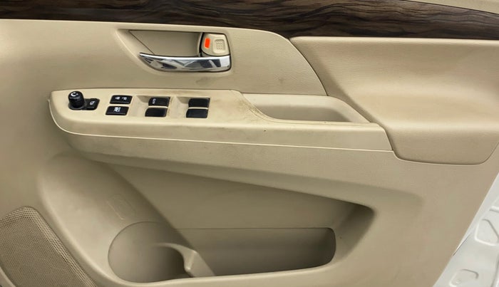 2021 Maruti Ertiga ZXI SHVS, Petrol, Manual, 32,836 km, Driver Side Door Panels Control