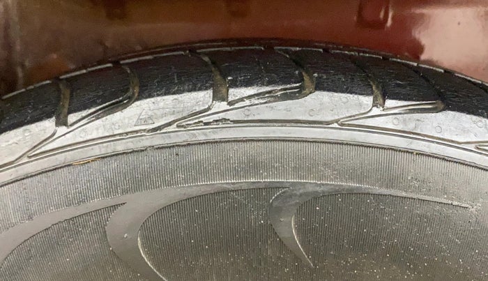 2018 Mahindra MARAZZO M4 7 STR, Diesel, Manual, 1,09,601 km, Right Rear Tyre Tread