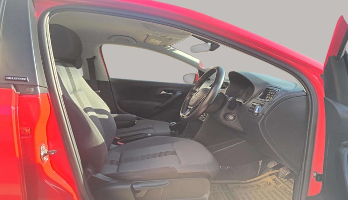 2017 Volkswagen Polo HIGHLINE1.2L, Petrol, Manual, 32,071 km, Right Side Front Door Cabin