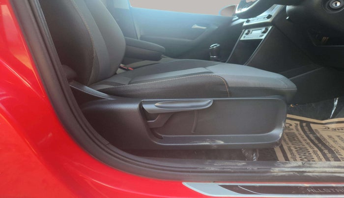 2017 Volkswagen Polo HIGHLINE1.2L, Petrol, Manual, 32,071 km, Driver Side Adjustment Panel