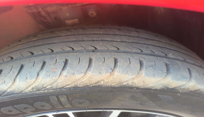 2017 Volkswagen Polo HIGHLINE1.2L, Petrol, Manual, 32,071 km, Left Rear Tyre Tread