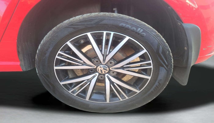 2017 Volkswagen Polo HIGHLINE1.2L, Petrol, Manual, 32,071 km, Left Rear Wheel