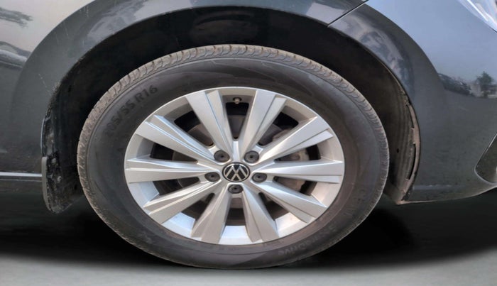 2023 Volkswagen VIRTUS HIGHLINE TSI 1.0 AT, Petrol, Automatic, 14,298 km, Right Front Wheel