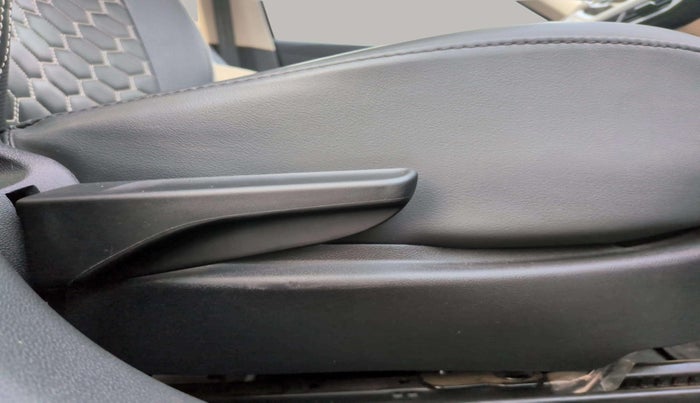 2023 Volkswagen VIRTUS HIGHLINE TSI 1.0 AT, Petrol, Automatic, 14,298 km, Driver Side Adjustment Panel