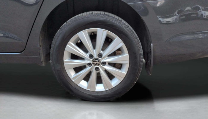 2023 Volkswagen VIRTUS HIGHLINE TSI 1.0 AT, Petrol, Automatic, 14,298 km, Left Rear Wheel