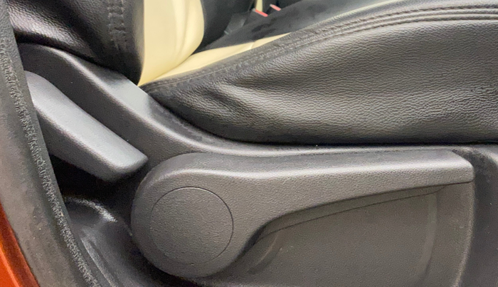 2018 Renault Captur RXL DIESEL, Diesel, Manual, 63,053 km, Driver Side Adjustment Panel