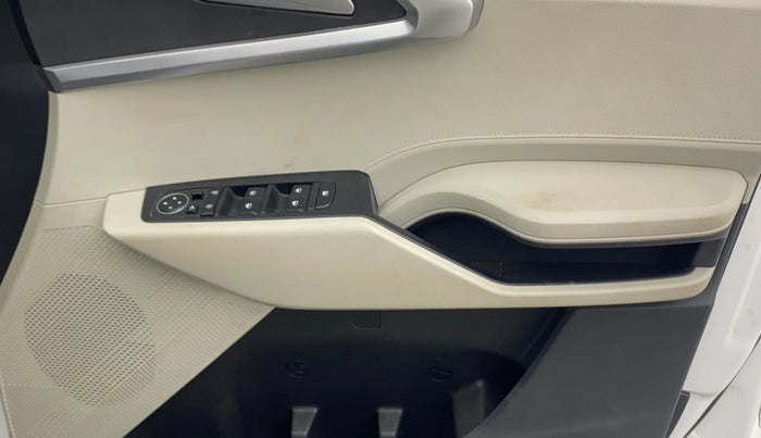 2022 KIA CARENS PRESTIGE PLUS 1.5 DIESEL 7 STR, Diesel, Manual, 33,074 km, Driver Side Door Panels Control