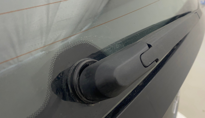 2022 Hyundai NEW I20 ASTA (O) 1.2 MT, Petrol, Manual, 1,00,478 km, Rear Wiper