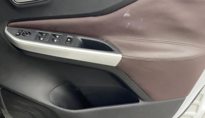 2022 Nissan MAGNITE XV TURBO CVT, Petrol, Automatic, 20,147 km, Driver Side Door Panels Control