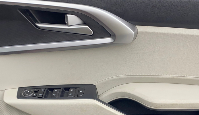 2023 KIA CARENS PRESTIGE PLUS 1.5 PETROL DCT 7 STR, Petrol, Automatic, 4,354 km, Driver Side Door Panels Control