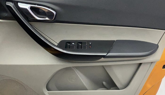 2018 Tata Tiago XZA PETROL, Petrol, Automatic, 66,608 km, Driver Side Door Panels Control