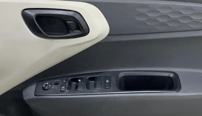 2022 Hyundai AURA S 1.2 CNG, CNG, Manual, 62,265 km, Driver Side Door Panels Control