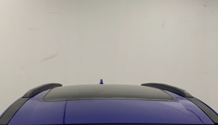 2022 Mahindra XUV700 AX 5 D MT 7 STR, Diesel, Manual, 69,334 km, Moonroof/ Sunroof