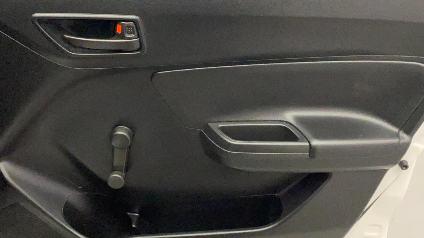 2019 Maruti Swift LXI, Petrol, Manual, 44,468 km, Driver Side Door Panels Control