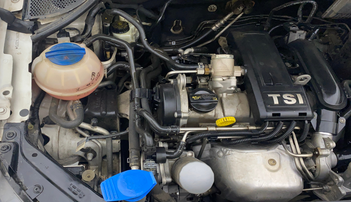 2017 Volkswagen Vento HIGHLINE PETROL AT, Petrol, Automatic, 76,300 km, Engine View - Right