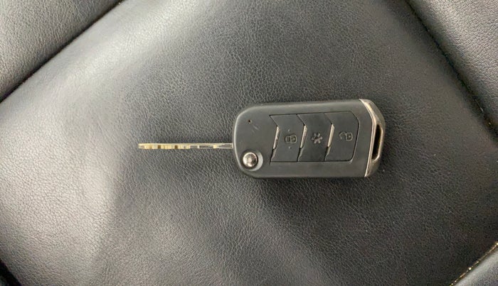 2021 Mahindra Thar LX HT PETROL 4WD MT, Petrol, Manual, 44,871 km, Key Close Up