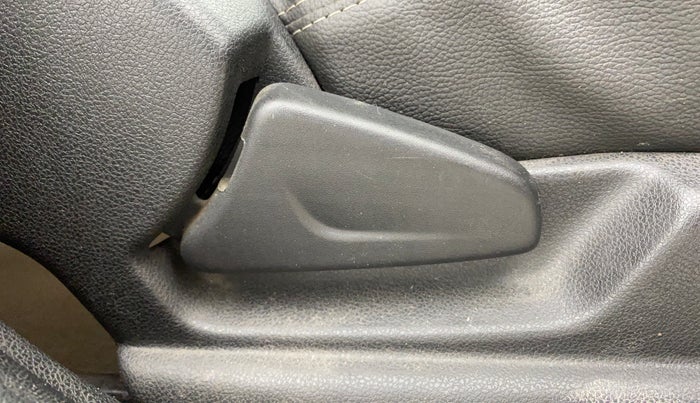 2017 Renault Kwid RXL, Petrol, Manual, 19,475 km, Driver Side Adjustment Panel