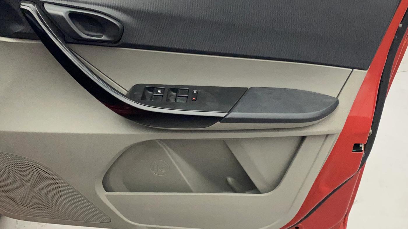 2019 Tata Tiago XZA PETROL, Petrol, Automatic, 38,790 km, Driver Side Door Panels Control