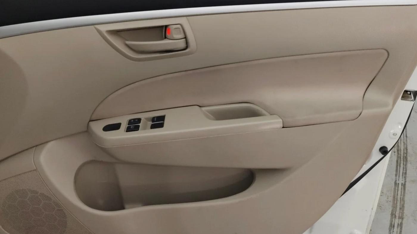 2019 Maruti Swift Dzire TOUR S-CNG, CNG, Manual, 73,276 km, Driver Side Door Panels Control
