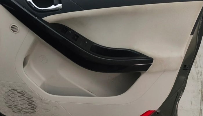 2021 Tata NEXON XZA PLUS SUNROOF PETROL, Petrol, Automatic, 22,944 km, Driver Side Door Panels Control