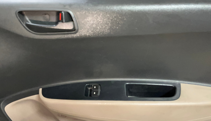 2017 Hyundai Grand i10 ERA 1.2 KAPPA VTVT, Petrol, Manual, 62,108 km, Driver Side Door Panels Control