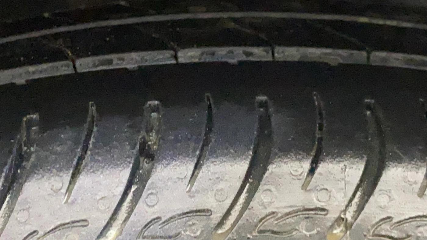 2017 Maruti Baleno DELTA DIESEL 1.3, Diesel, Manual, 1,07,122 km, Left Rear Tyre Tread