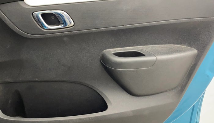 2022 Renault Kwid CLIMBER AMT 1.0, Petrol, Automatic, 19,923 km, Driver Side Door Panels Control