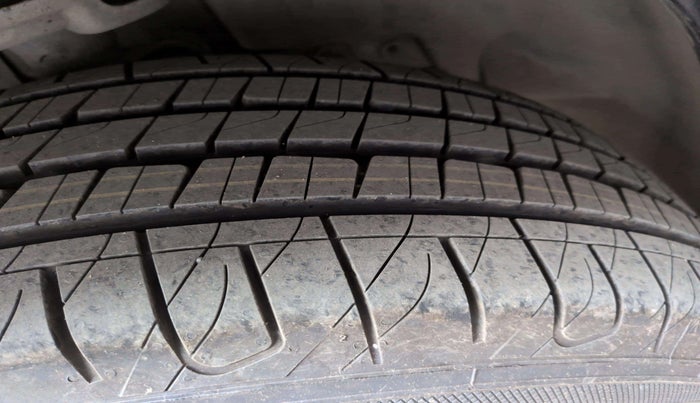 2017 Jeep Compass LIMITED 1.4 PETROL AT, Petrol, Automatic, 42,838 km, Right Front Tyre Tread