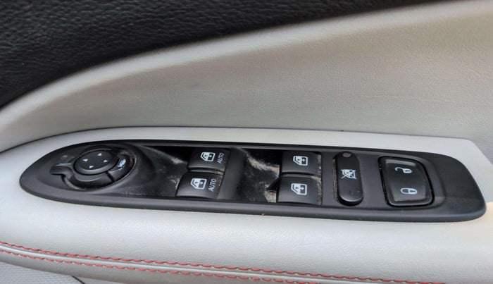 2017 Jeep Compass LIMITED 1.4 PETROL AT, Petrol, Automatic, 42,838 km, Driver Side Door Panels Control