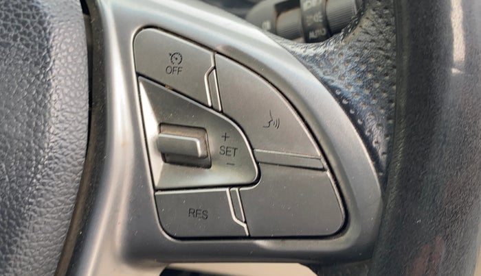 2020 Mahindra XUV300 W8 1.2 PETROL, Petrol, Manual, 81,812 km, Adaptive Cruise Control