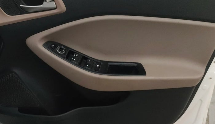 2018 Hyundai Elite i20 ASTA 1.2 (O), CNG, Manual, 92,079 km, Driver Side Door Panels Control