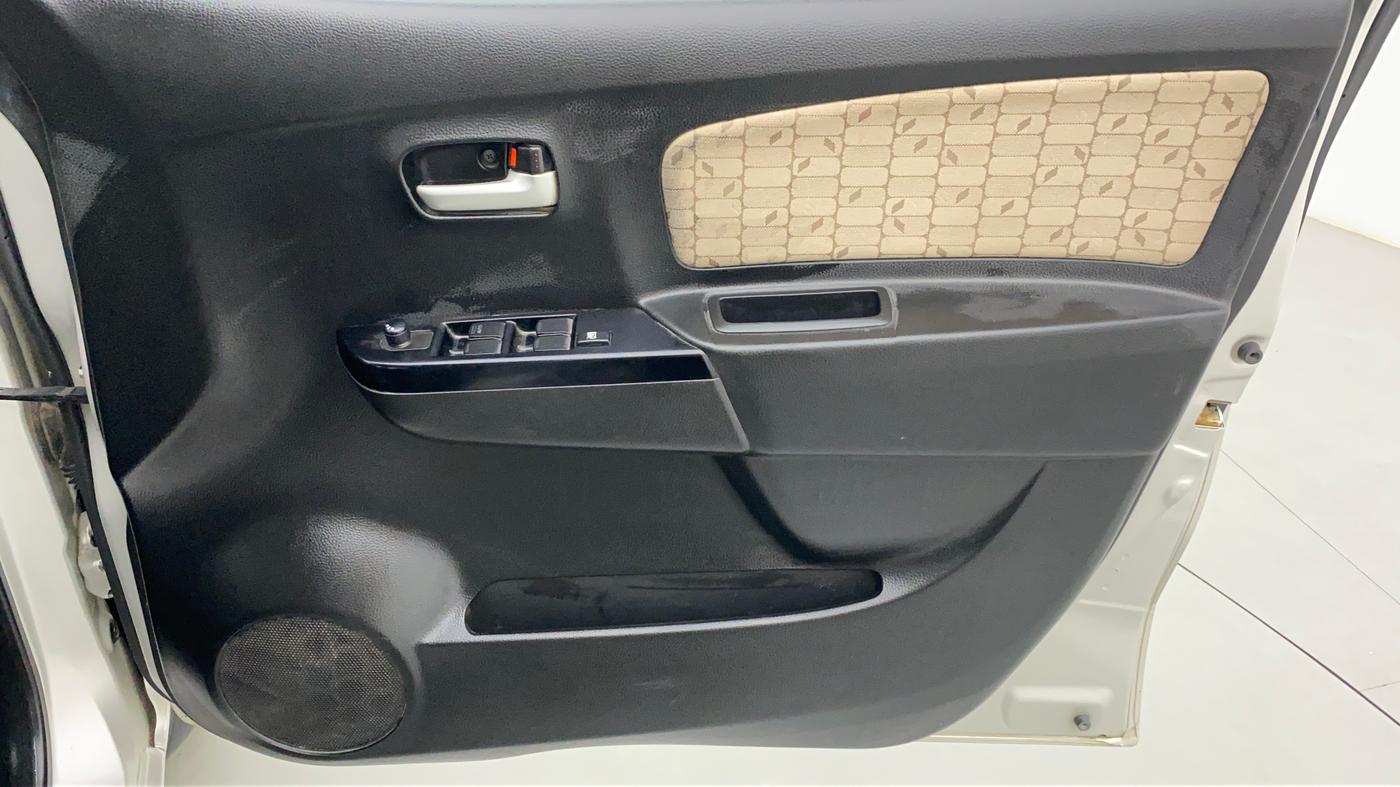 2018 Maruti Wagon R 1.0 VXI, Petrol, Manual, 48,863 km, Driver Side Door Panels Control