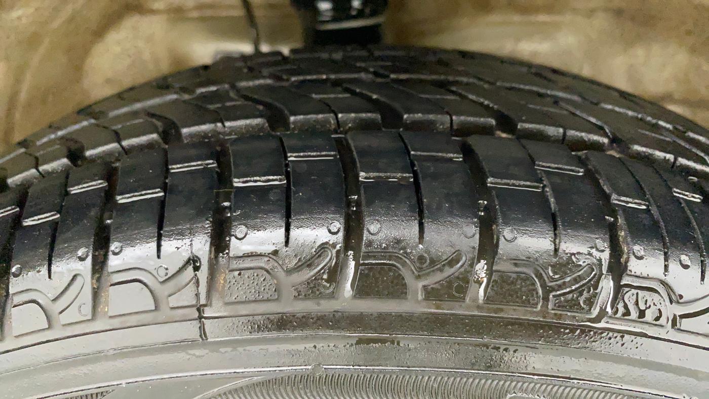 2018 Maruti Wagon R 1.0 VXI, Petrol, Manual, 48,863 km, Right Front Tyre Tread
