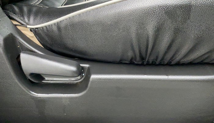 2018 Maruti Wagon R 1.0 VXI, Petrol, Manual, 48,863 km, Driver Side Adjustment Panel