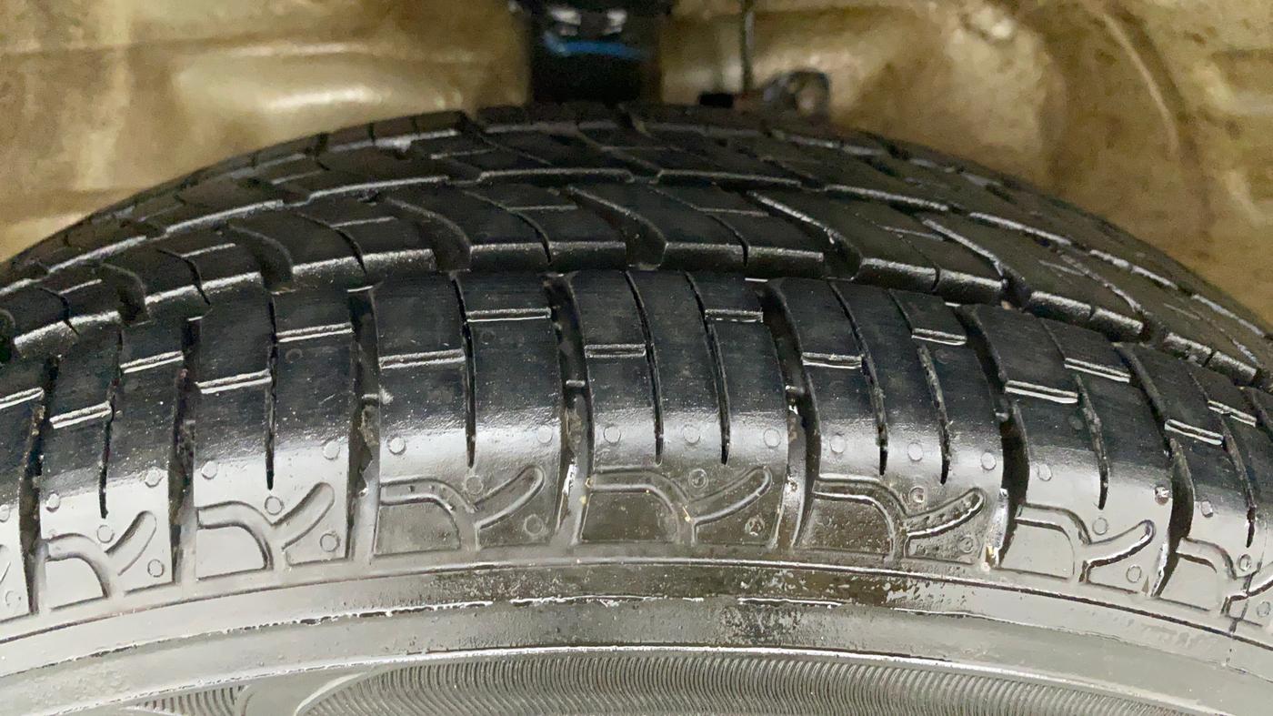 2018 Maruti Wagon R 1.0 VXI, Petrol, Manual, 48,863 km, Left Front Tyre Tread