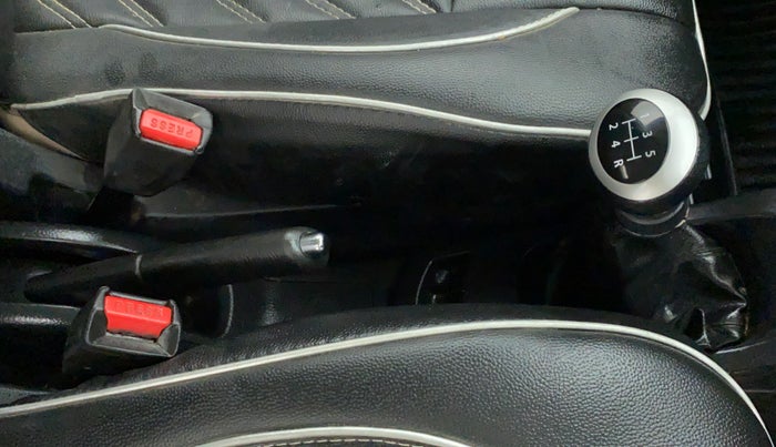 2018 Maruti Wagon R 1.0 VXI, Petrol, Manual, 48,863 km, Gear Lever