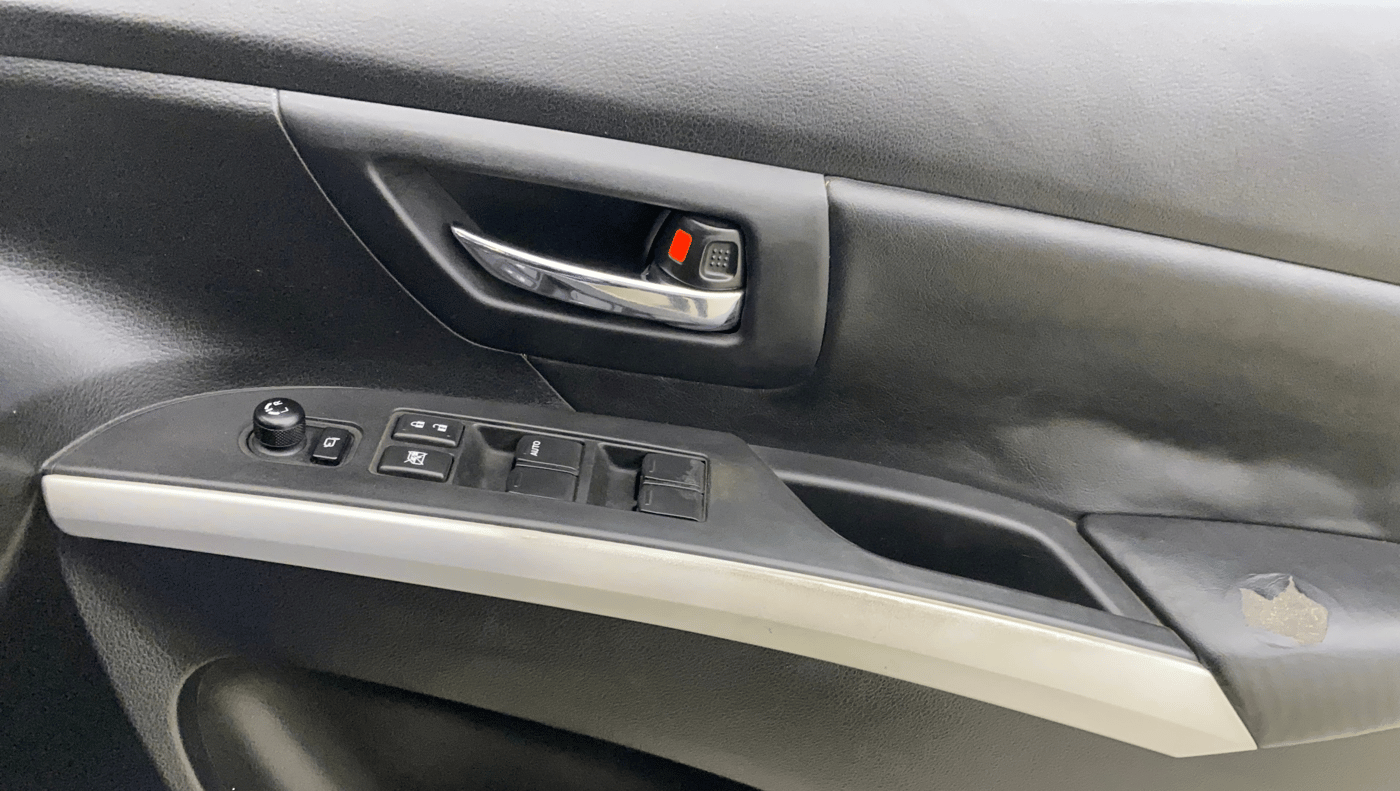 2015 Maruti S Cross ZETA 1.3, Diesel, Manual, 92,164 km, Driver Side Door Panels Control