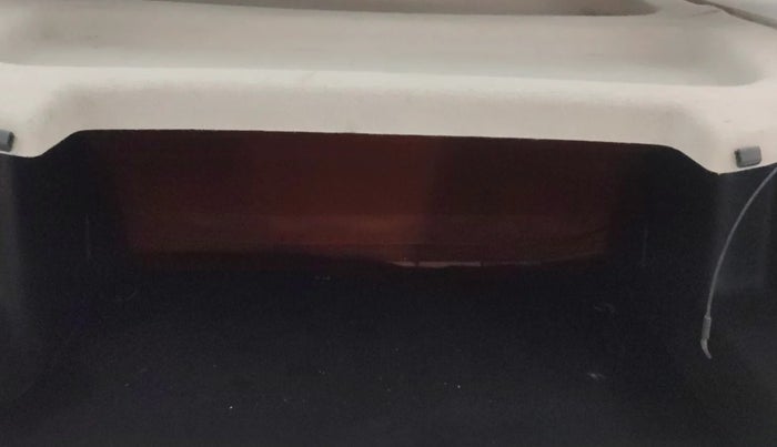 2013 Renault Duster RXE PETROL, Petrol, Manual, 61,904 km, Boot Inside