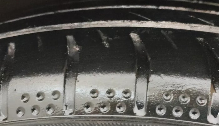 2019 Hyundai Elite i20 SPORTZ PLUS 1.2, Petrol, Manual, 73,512 km, Right Front Tyre Tread