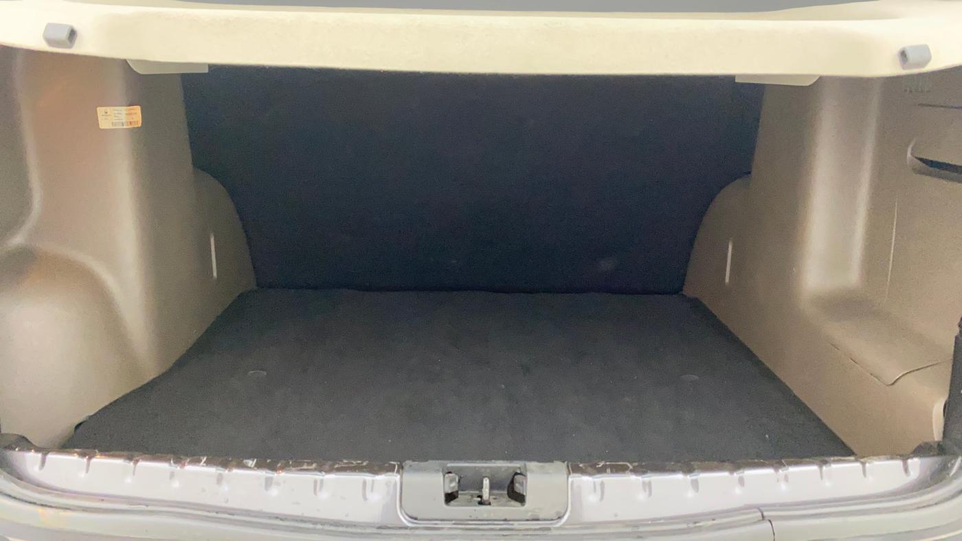 2017 Renault Duster RXL PETROL, Petrol, Manual, 30,983 km, Boot Inside