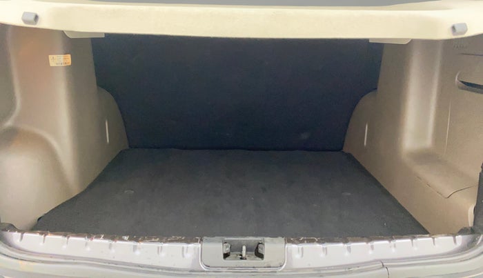 2017 Renault Duster RXL PETROL, Petrol, Manual, 30,983 km, Boot Inside