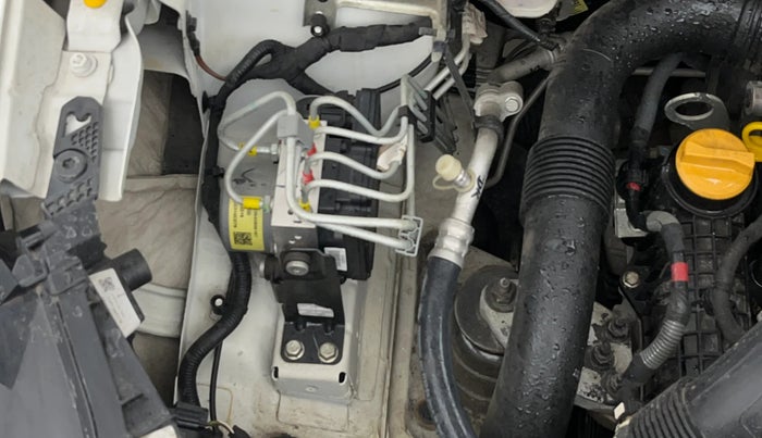 2023 Tata NEXON FEARLESS DUAL TONE 1.2 PETROL, Petrol, Manual, 5,562 km, Engine View - Right