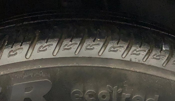 2020 KIA SONET HTK PLUS 1.5, Diesel, Manual, 60,014 km, Right Front Tyre Tread