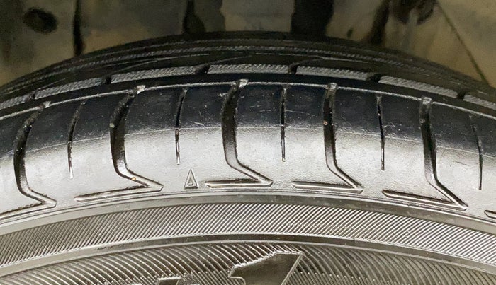 2017 Maruti S Cross ZETA 1.3, Diesel, Manual, 68,717 km, Right Front Tyre Tread