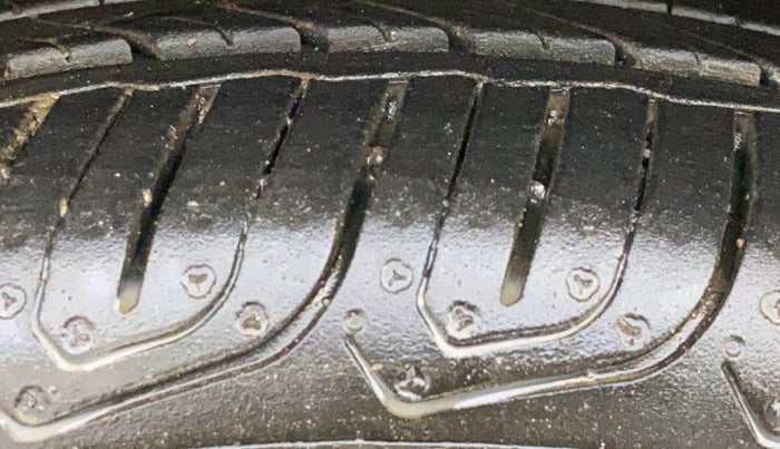 2020 Toyota YARIS G MT, Petrol, Manual, 48,693 km, Left Front Tyre Tread